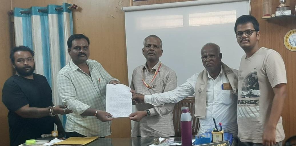 ಹೊಸಳ್ಳಿ ಹಸು ಸಾವು ಪರಿಹಾರಕ್ಕೆ ಆಗ್ರಹ image